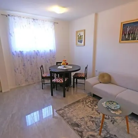Apartment Elegant Luxury 2-bedroom In Center Split