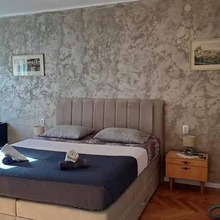 Elegant Luxury 2-bedroom In Center *