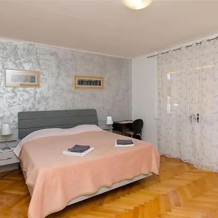 Elegant Luxury 2-bedroom In Center *
