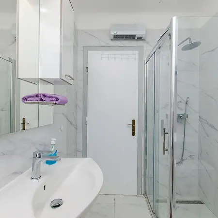 Apartment Elegant Luxury 2-bedroom In Center Split